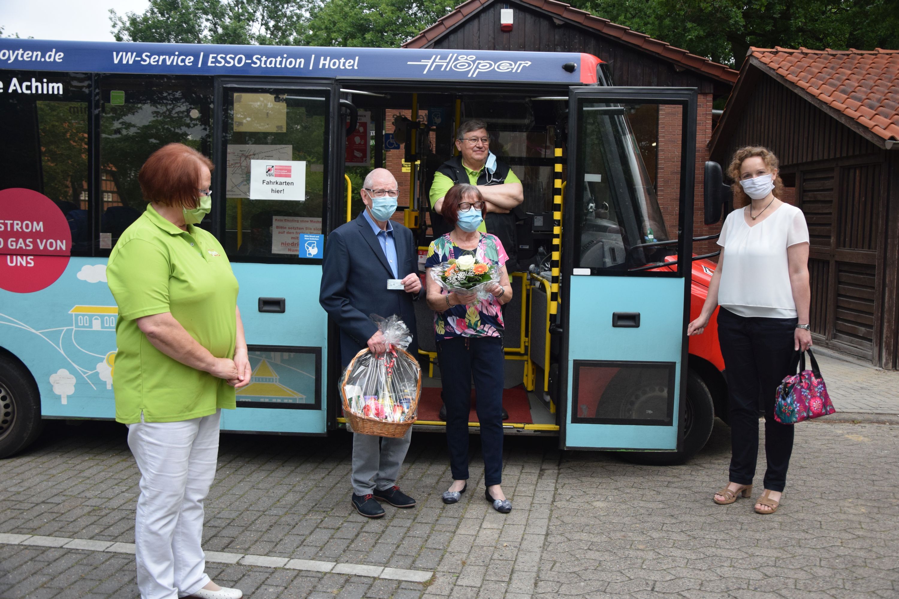 Gerlinde Leffering 50.000 Passagierin des Bürgerbusses